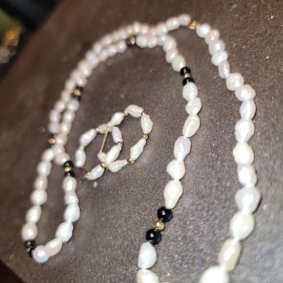 Fine Freshwater Baroque Pearl Necklace & Hoop Earrings w 14K Gold Onyx beads VTG - Picture 5 of 10